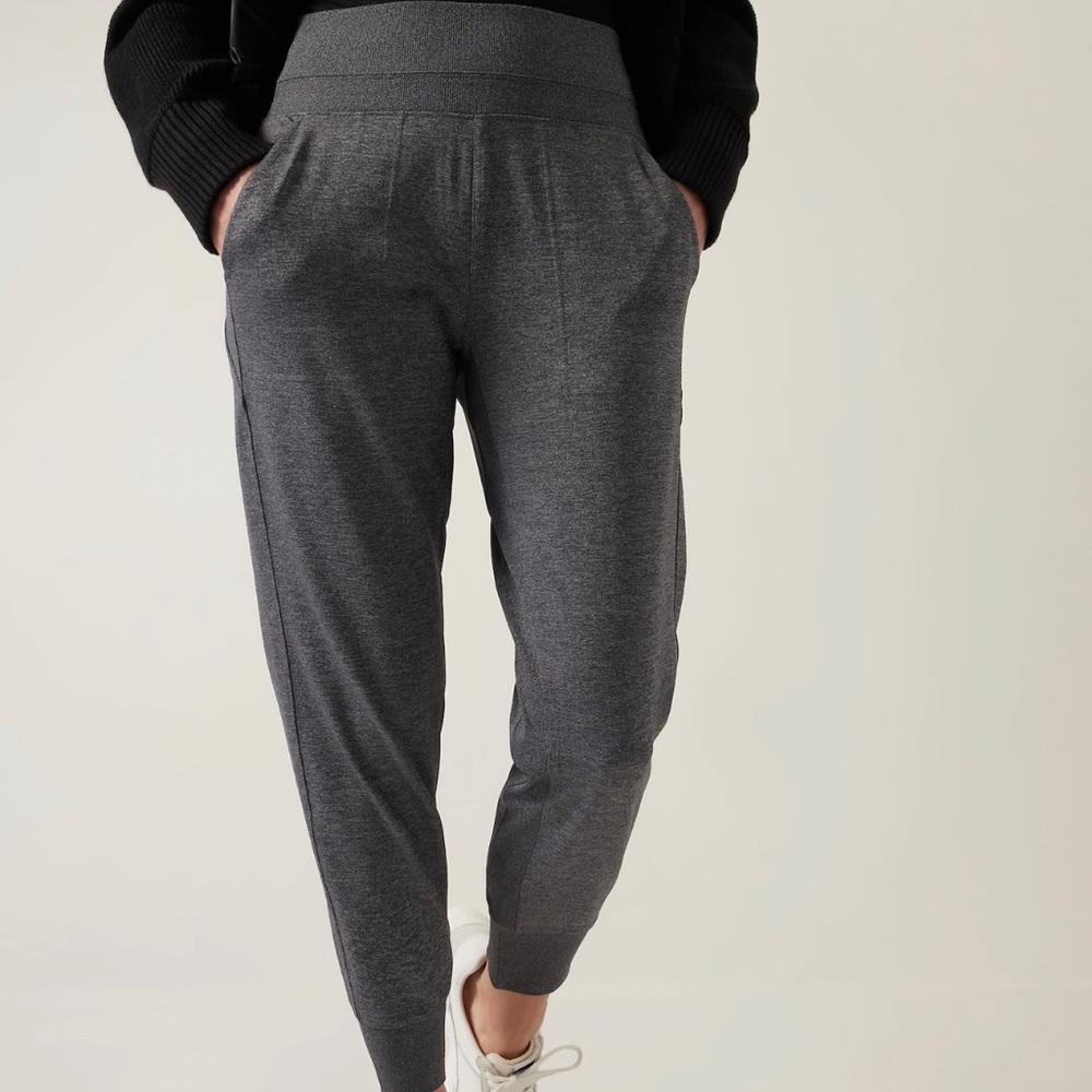 Athleta Venice Jogger - Size Small